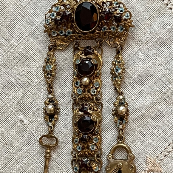 Stunning Vintage Czech Garnet & Pearl Brooch - Picture 8 of 8